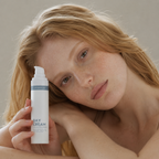 Model with Skinmoods Sensitive Day Cream in her hand