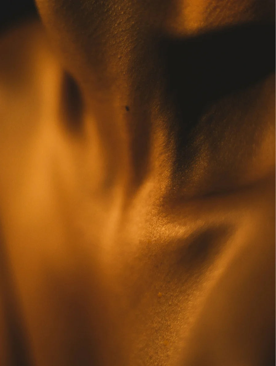 Close up model for the Skinmoods glowing body oil