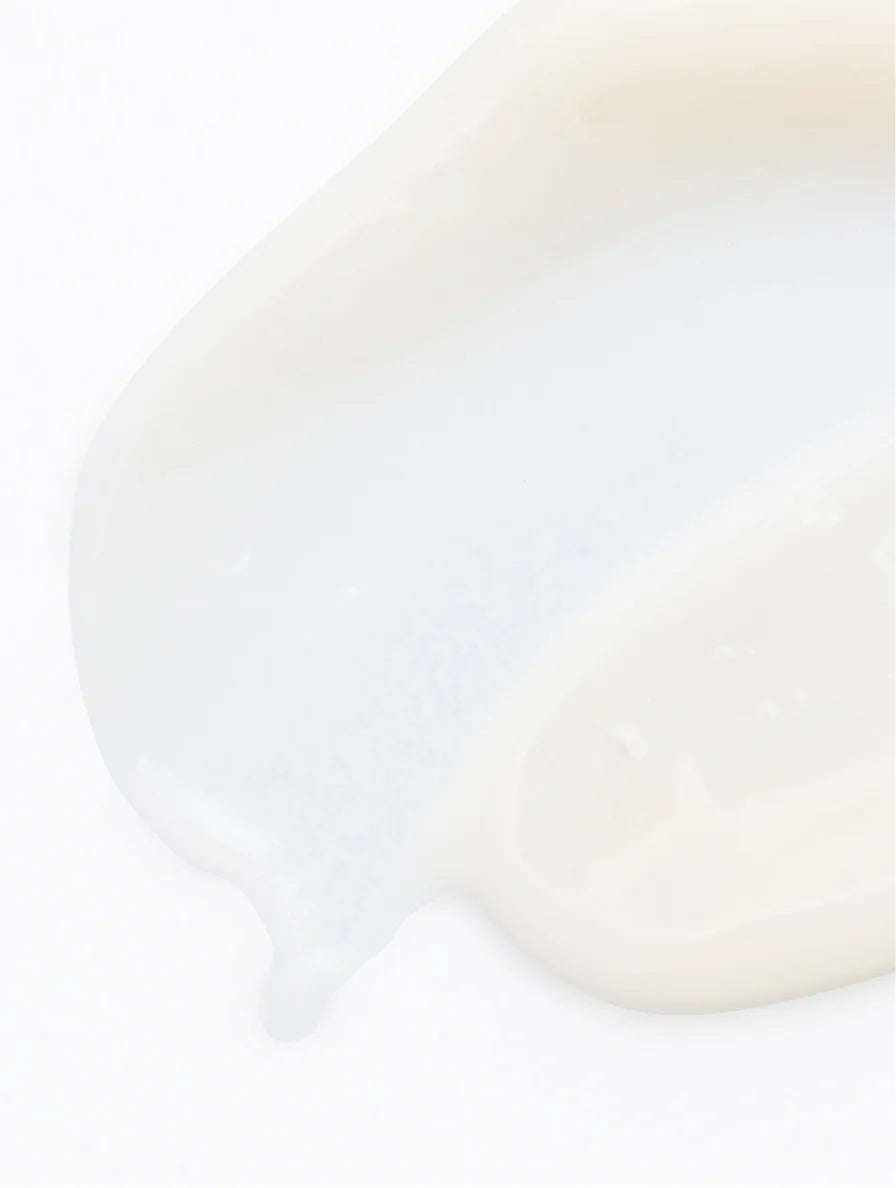 Skinmoods Clarity Serum lightweight texture — brightening serum natural origin